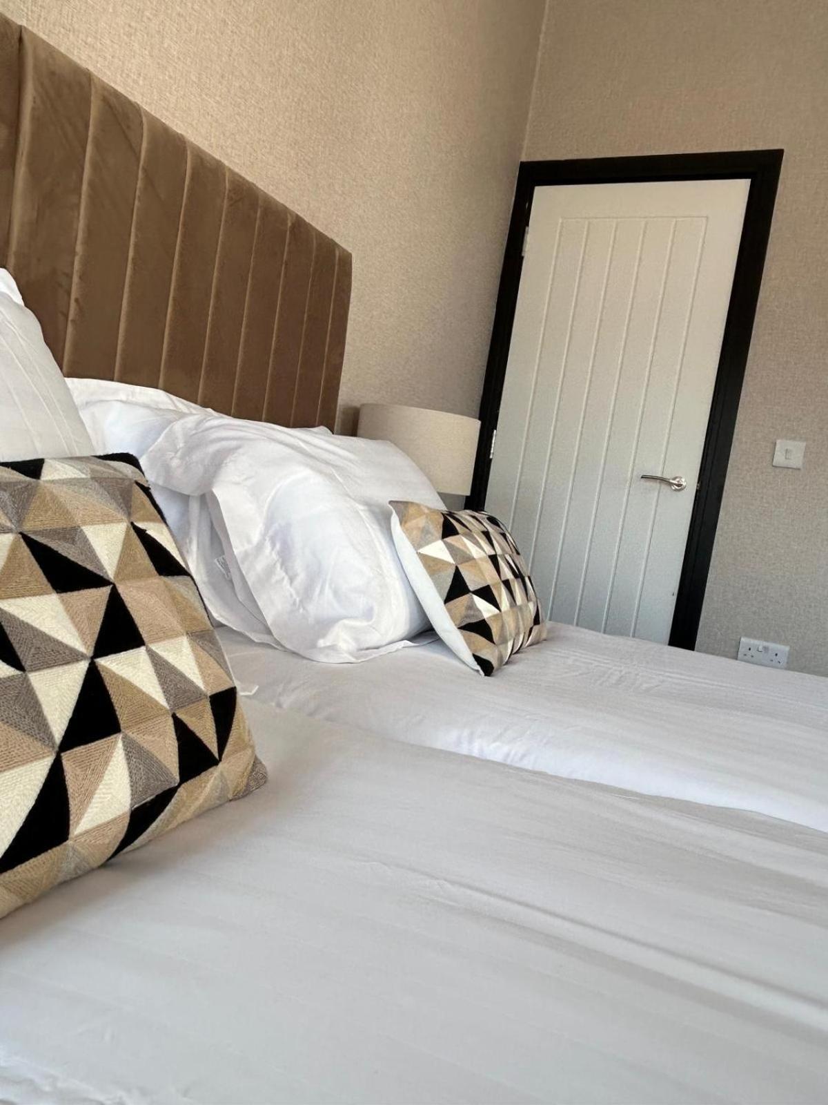 Crown Street Aparthotel هاليفاكس المظهر الخارجي الصورة