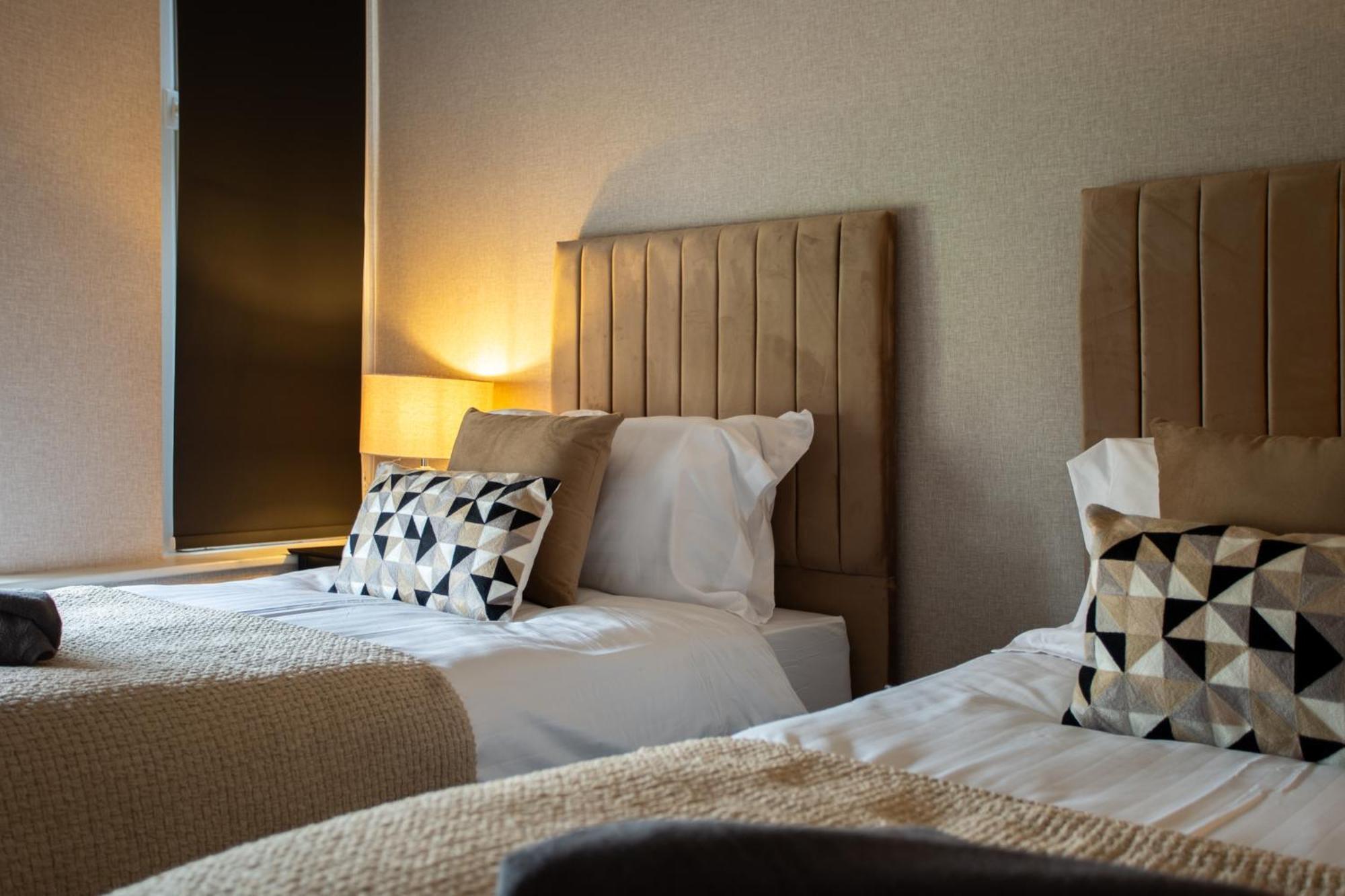 Crown Street Aparthotel هاليفاكس المظهر الخارجي الصورة